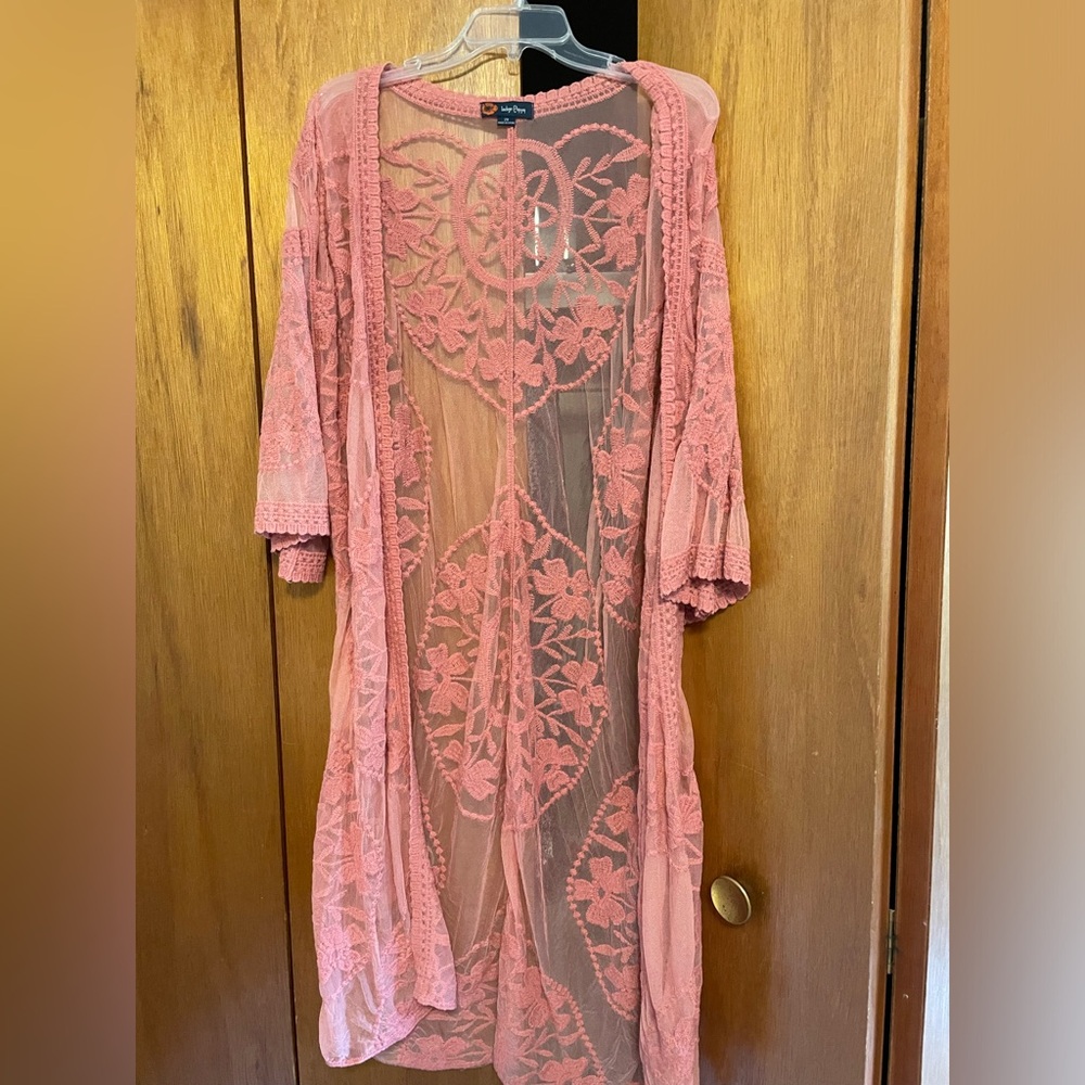 Lacey pink kimono